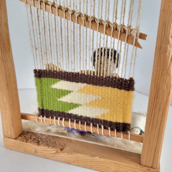 Handmade Native American Woman Weaving Loom Diorama Folk Art Figurine 10" Doll - Picture 11 of 16